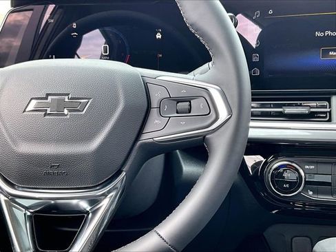 New 2026 Chevrolet Trax ACTIV w/ Sunroof Package FWD image 18