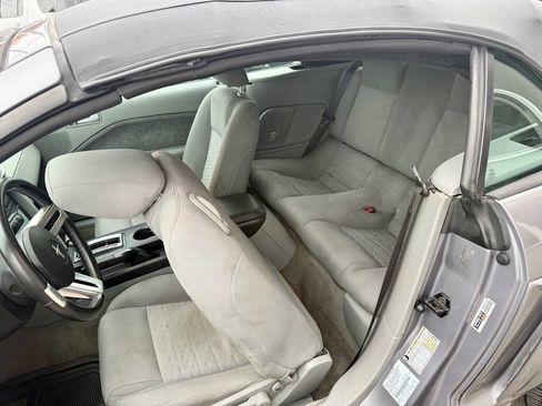 Used 2006 Ford Mustang GT Premium image 11