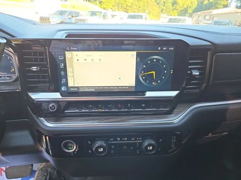 Used 2022 Chevrolet Silverado 1500 RST AWD/4WD image 13