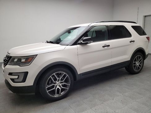 Used 2017 Ford Explorer Sport w/ Equipment Group 401A AWD/4WD image 2