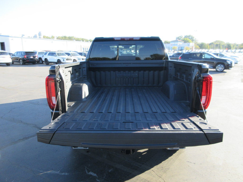 Certified 2026 GMC Sierra 1500 AT4 w/ AT4 Premium Package AWD/4WD image 8