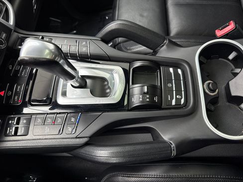Used 2016 Porsche Cayenne AWD/4WD image 31