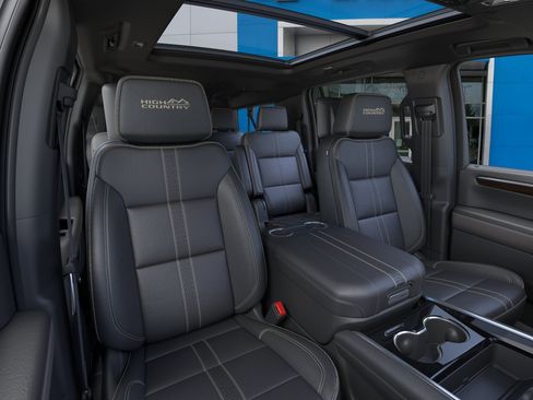 New 2026 Chevrolet Suburban High Country AWD/4WD image 18