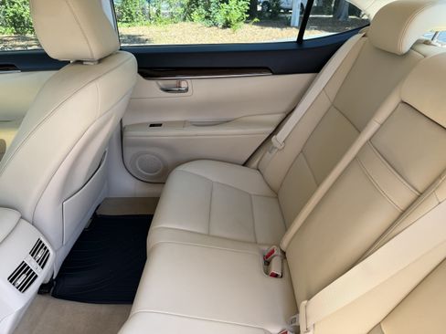 Used 2013 Lexus ES 350 w/ Premium Pkg FWD image 36