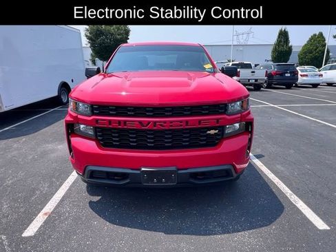 Used 2019 Chevrolet Silverado 1500 Custom w/ Custom Convenience Package AWD/4WD image 8