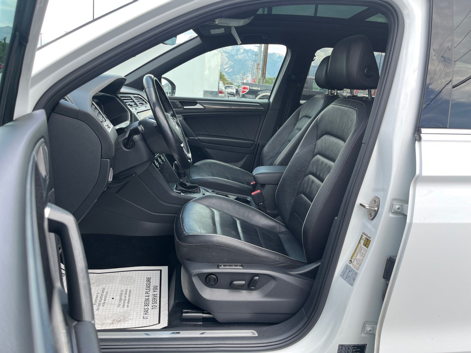 Used 2020 Volkswagen Tiguan SEL Premium R-Line w/ 3rd Row Seat Package AWD/4WD image 11