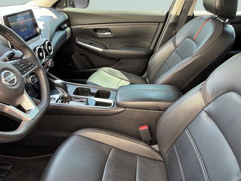 Used 2022 Nissan Sentra SR w/ SR Premium Package FWD image 16