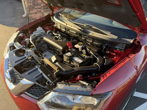 Used 2016 Nissan Rogue SV image 32