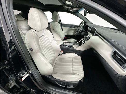 Used 2023 Genesis G70 2.0T w/ Sport Prestige Package image 27