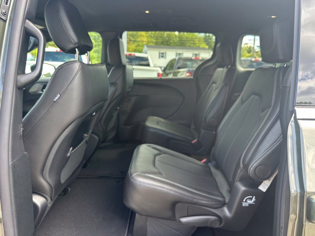 New 2027 Chrysler Pacifica Select AWD/4WD image 27