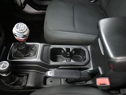 Used 2018 Jeep Wrangler Unlimited Sport S image 20