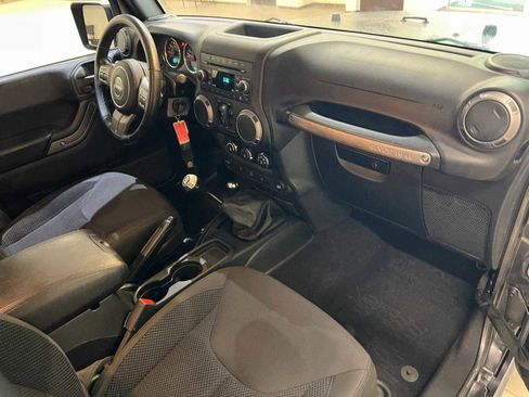 Used 2017 Jeep Wrangler Unlimited Sport image 15