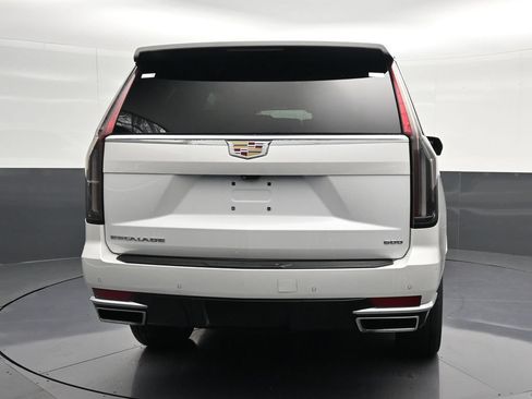 Used 2023 Cadillac Escalade Premium Luxury RWD image 2