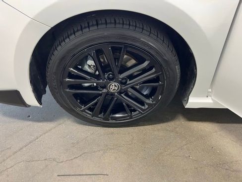 Used 2025 Toyota Camry SE FWD image 30