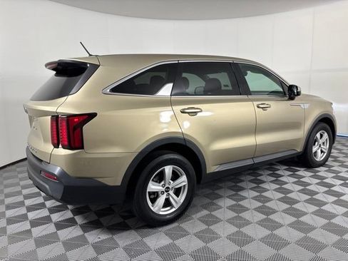 Used 2021 Kia Sorento LX FWD image 36