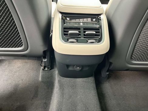 New 2026 Volvo XC90 B5 Core image 17