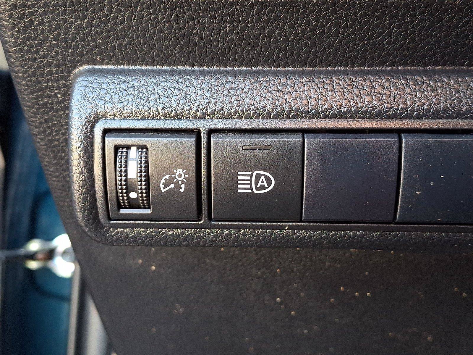 Used 2020 Toyota Corolla SE w/ SE Preferred Package FWD image 25