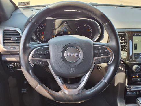 Used 2020 Jeep Grand Cherokee Limited AWD/4WD image 12