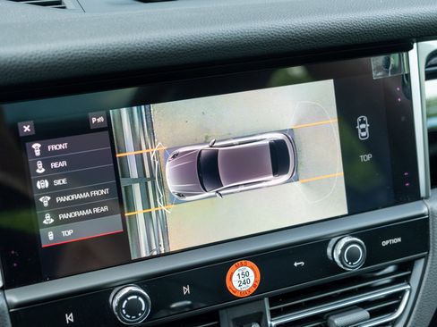 Certified 2025 Porsche Macan image 28