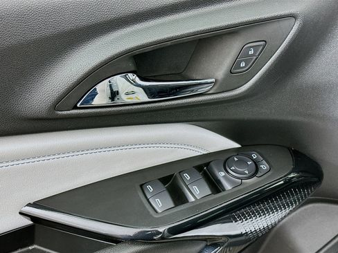 Used 2025 Chevrolet Trax LT w/ LT Convenience Package image 15