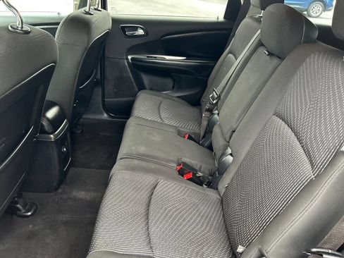 Used 2020 Dodge Journey SE w/ SE Popular Equipment Group FWD image 12