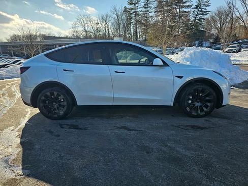 Used 2023 Tesla Model Y Long Range image 8