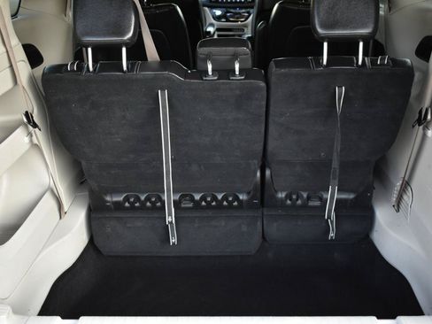 Used 2022 Chrysler Pacifica Touring-L FWD image 47