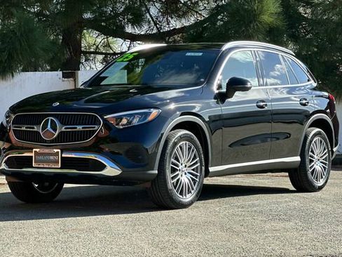 Certified 2025 Mercedes-Benz GLC 300 image 8