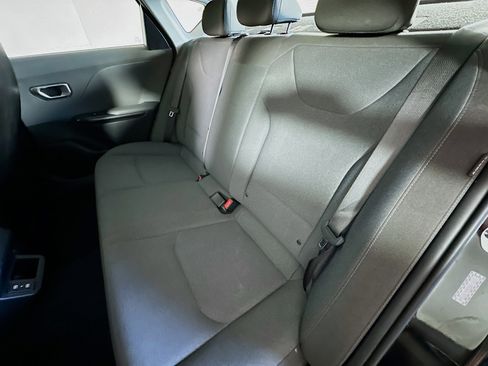 Used 2025 Kia K4 LXS image 27