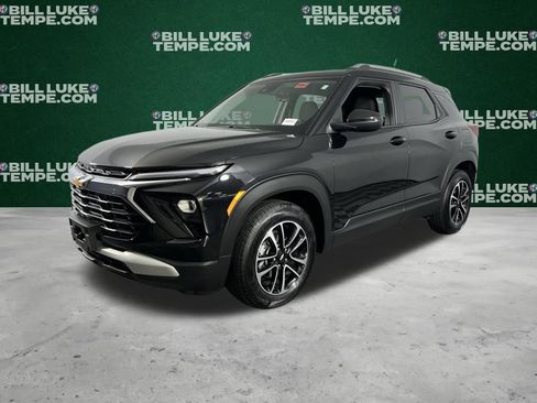 Used 2025 Chevrolet TrailBlazer LT image 3