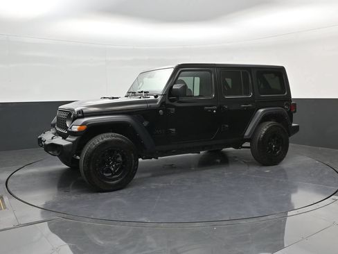 Used 2024 Jeep Wrangler Unlimited Sport AWD/4WD image 4