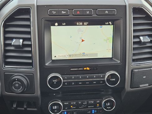 Used 2018 Ford Expedition Max XLT w/ Equipment Group 202A AWD/4WD image 18
