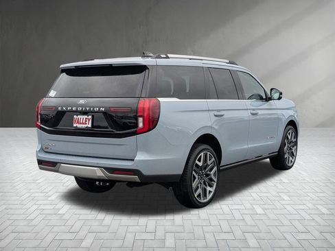 New 2026 Ford Expedition Platinum w/ Platinum Ultimate Package AWD/4WD image 10