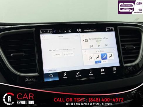 Used 2024 Chrysler Pacifica Touring-L FWD image 25