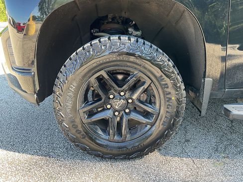 Used 2021 Chevrolet Silverado 1500 Custom Trail Boss AWD/4WD image 14