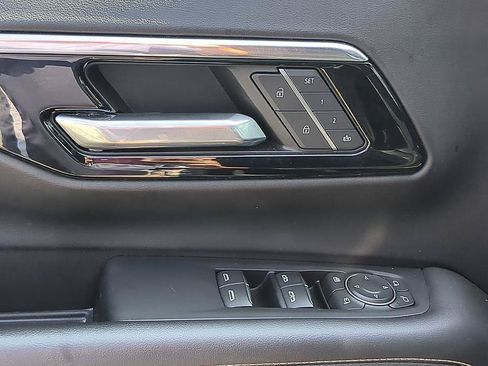 Certified 2025 Chevrolet Tahoe Premier AWD/4WD image 13