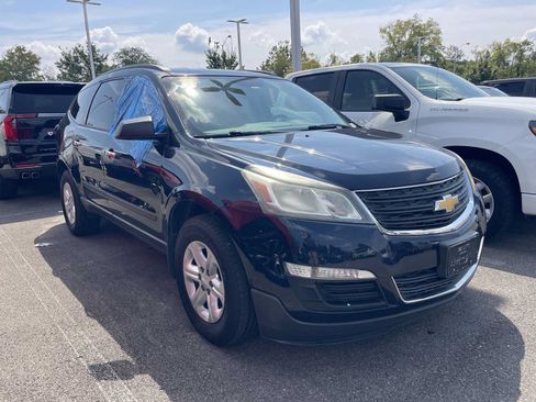 Used 2016 Chevrolet Traverse LS FWD image 1