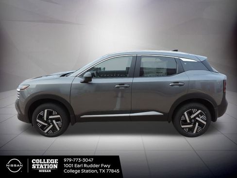 New 2026 Nissan Kicks SV image 7