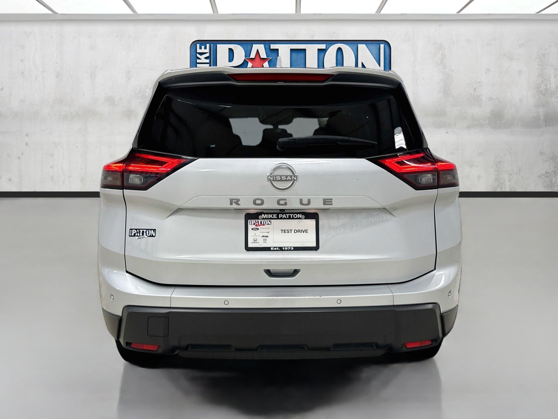 Used 2025 Nissan Rogue SV FWD image 6
