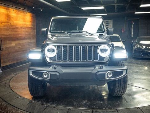 Used 2025 Jeep Wrangler Unlimited Sahara w/ Safety Group AWD/4WD image 4