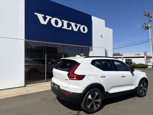 New 2026 Volvo XC40 B5 Plus w/ Protection Package Premier AWD/4WD image 4