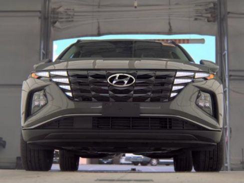 Used 2024 Hyundai Tucson SEL w/ Convenience Package AWD/4WD image 3