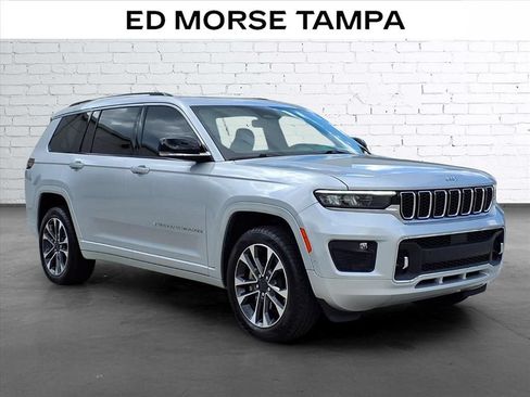 Used 2021 Jeep Grand Cherokee L Overland w/ Luxury Tech Group IV AWD/4WD image 5