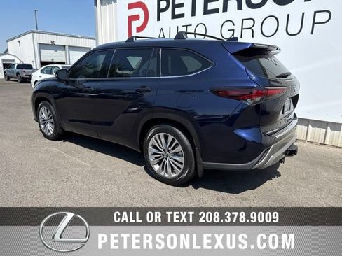 Used 2024 Toyota Highlander Platinum AWD/4WD image 6
