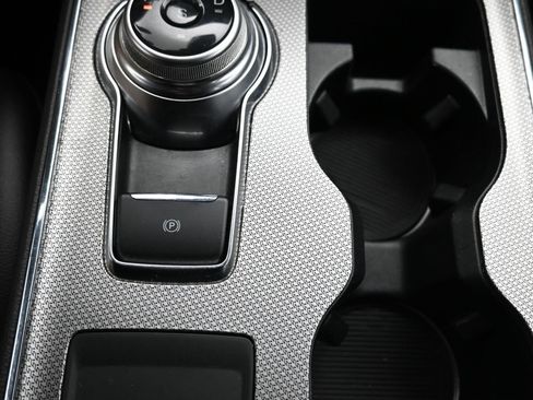 Used 2021 Ford Edge ST image 19