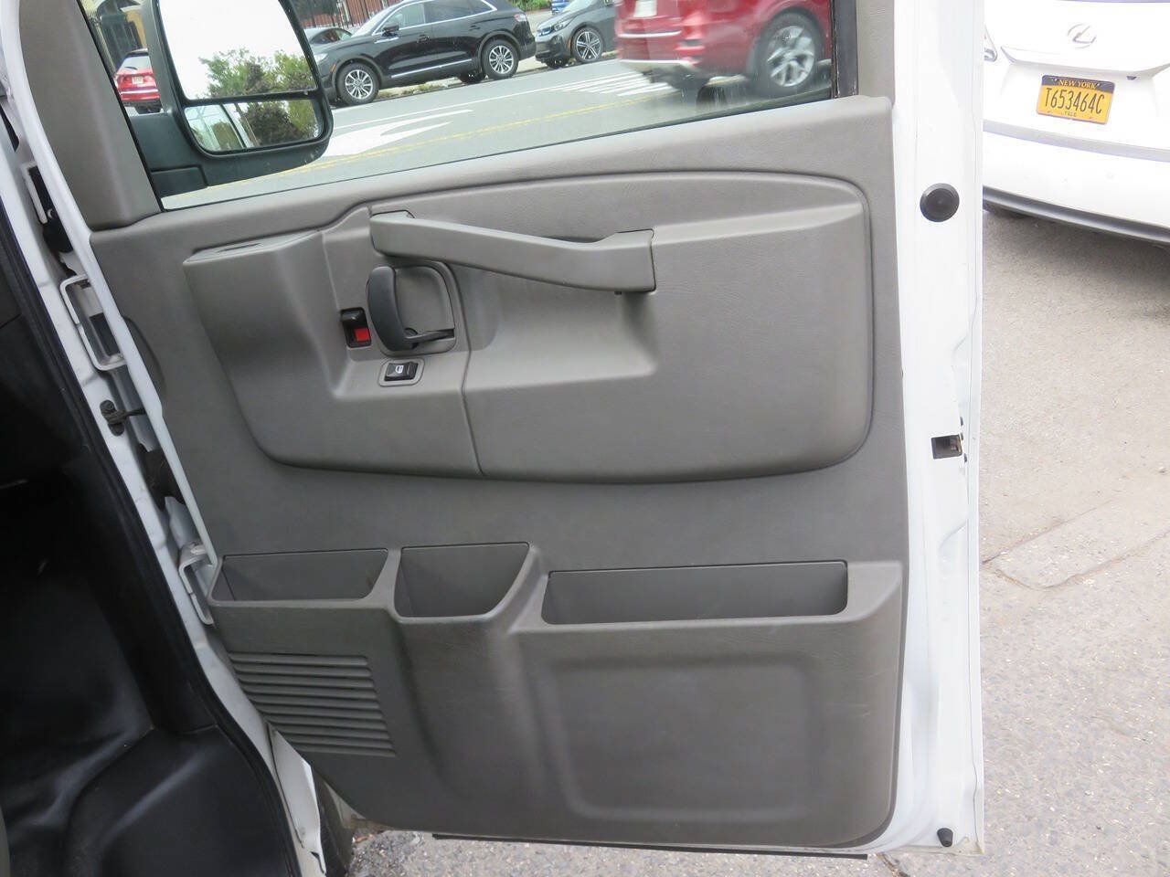Used 2019 GMC Savana 2500 w/ Driver Convenience Package RWD image 24