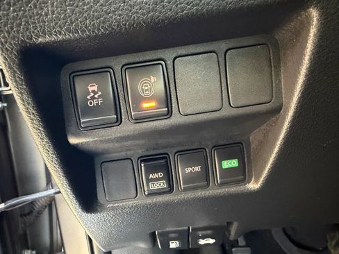 Used 2017 Nissan Rogue S AWD/4WD image 21