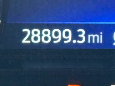 Used 2023 Ford Explorer XLT image 28