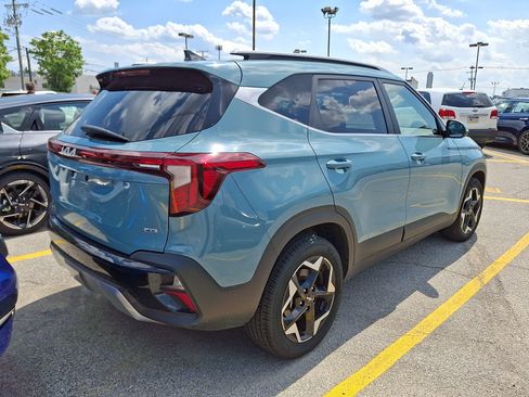 Used 2024 Kia Seltos EX AWD/4WD image 8