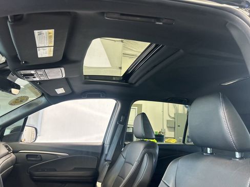 Used 2023 Honda Passport EX-L image 6